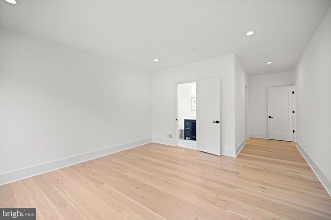 Building Photo - 8609 Woodbrook Ln