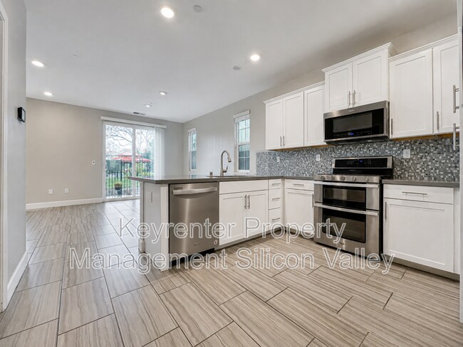 Building Photo - 24216 Nora Cir