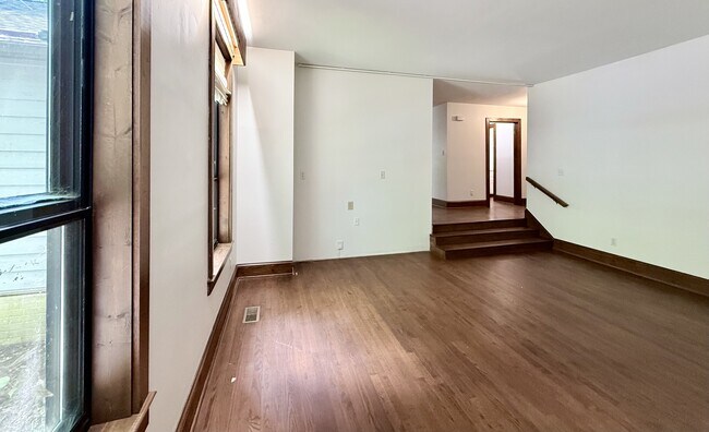 Building Photo - 15 Harvey Pl