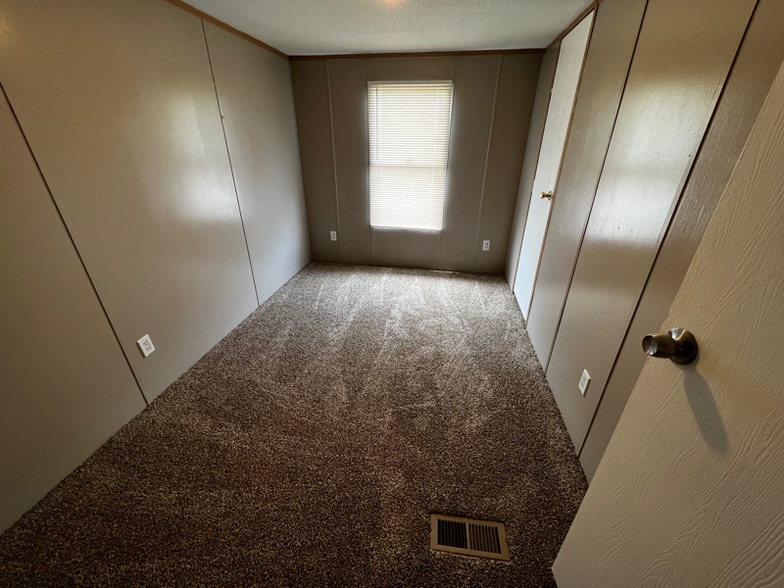 Building Photo - 18517 Prickley Ash Way