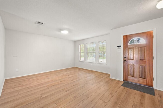 Building Photo - 11140 Currin Ln