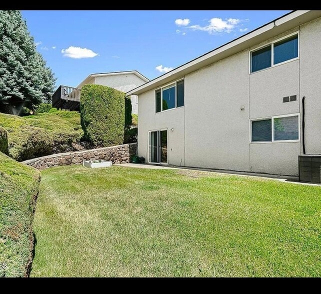Building Photo - 206 N 72nd Ave