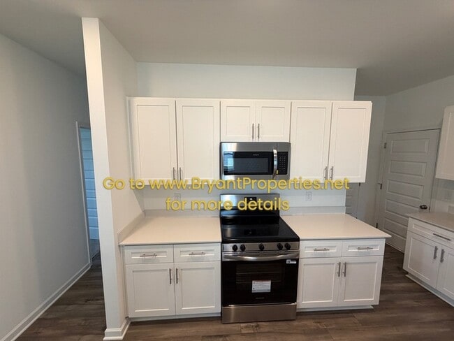 Building Photo - Single Family