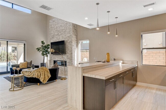 Building Photo - 11460 Ruby Falls Way
