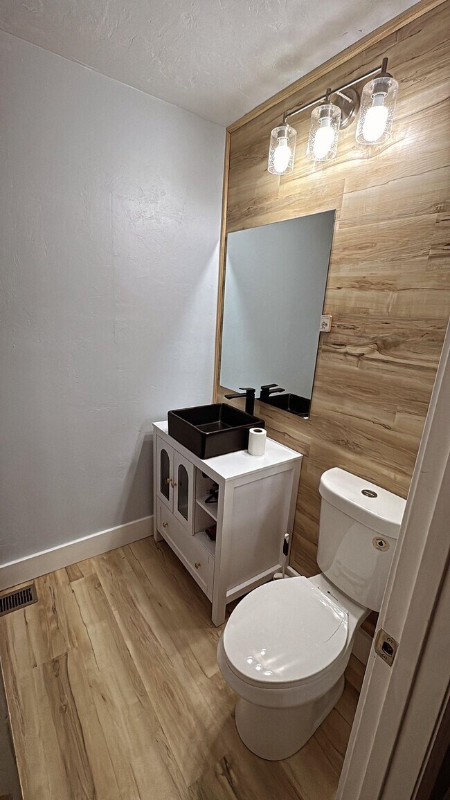 Building Photo - 2348 Merrigan Pl