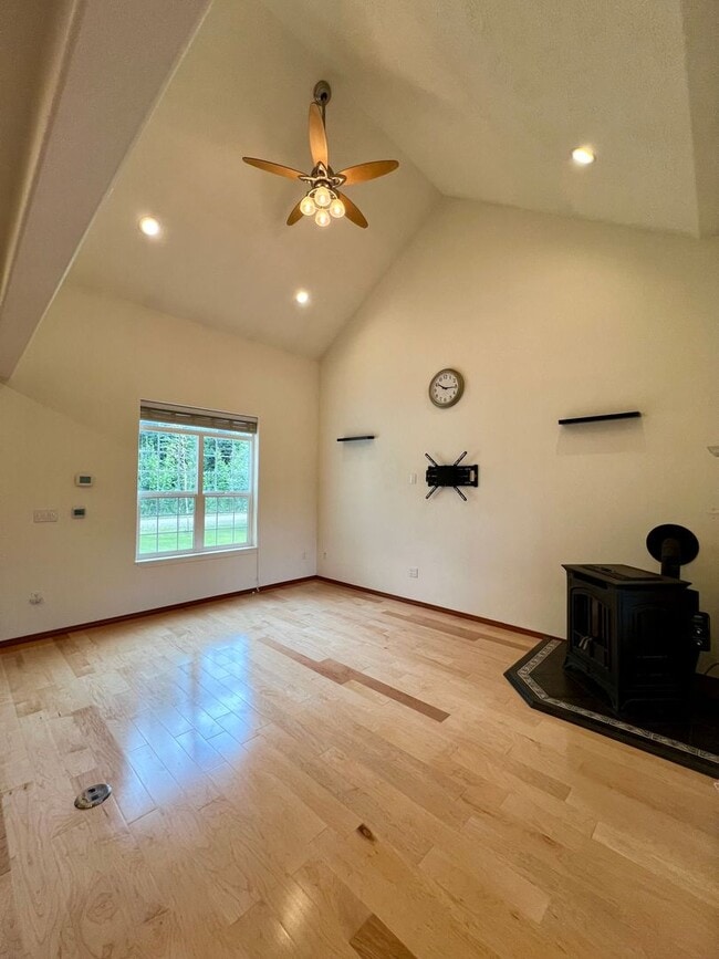 Building Photo - Stunning 3-Bedroom, 3-Bath Waterfront Home on the Chena River