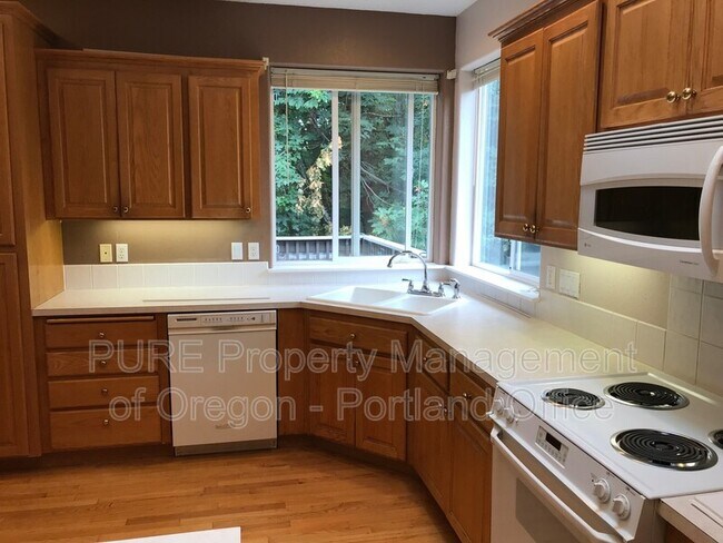 Building Photo - 18031 Chickaree Dr