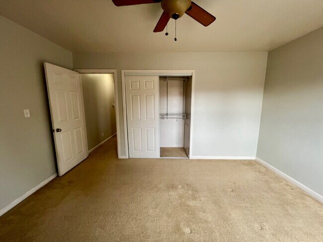 Building Photo - Great Home Close to CFD!