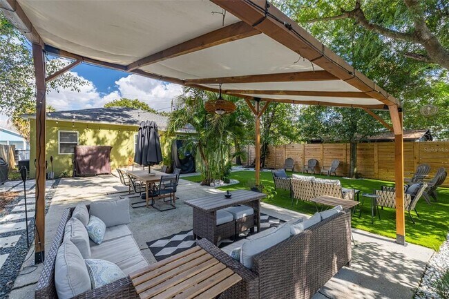 Building Photo - 2116 W St Louis St