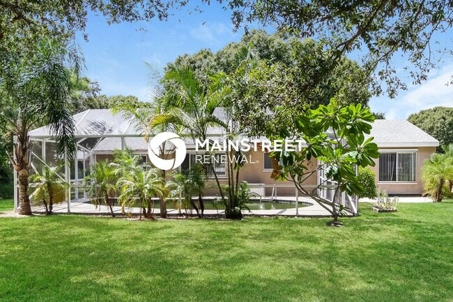 Building Photo - 3 Bedroom Pet-Friendly Home in Vero Beach, FL with Main Street Renewal