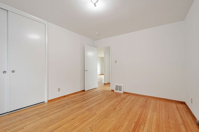 Building Photo - Charming Two-Bedroom Home in Miraloma Park...