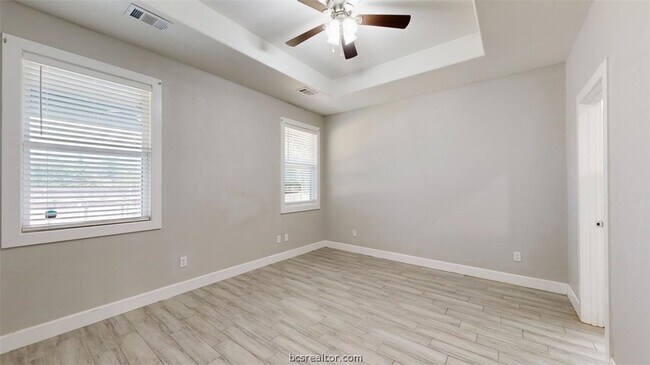 Building Photo - 513 Kubin St