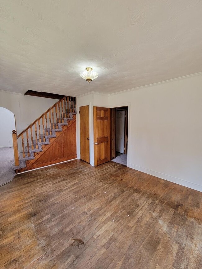 Building Photo - Spacious 5 Bedroom Home in Ashland, VA