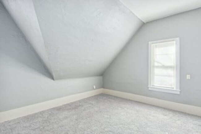 Building Photo - Spacious 4-Bedroom Home in South Wichita - Close to Downtown with a Large Backyard