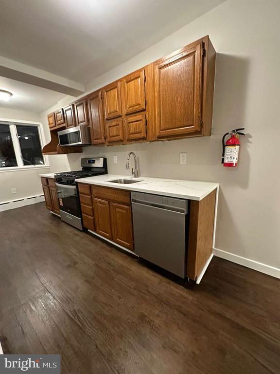 Building Photo - 65 E Montana St