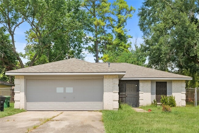 Primary Photo - 7111 Pinehook Ln