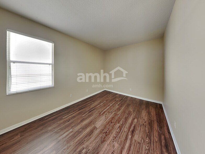Building Photo - 517 Vicks Landing Dr