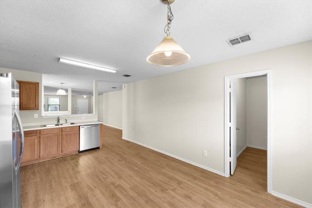 Building Photo - 2633 Salt Maker Way
