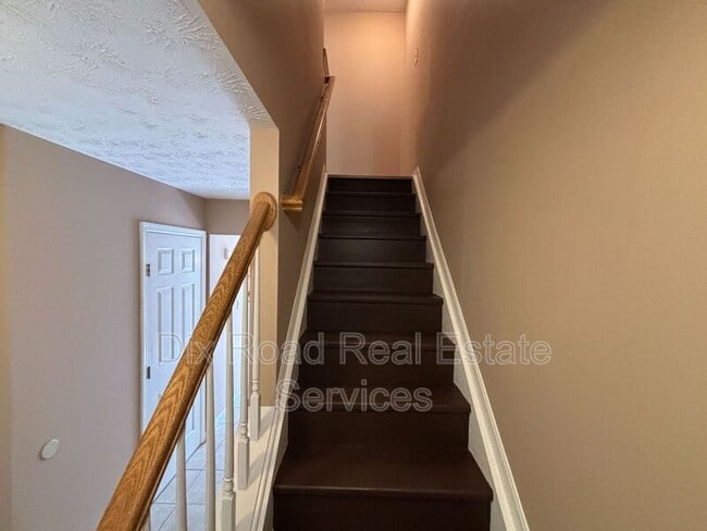 Building Photo - 1194 Poplar Hill Dr