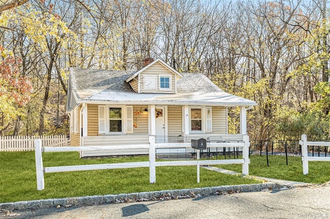Primary Photo - 14 Bedford Ln