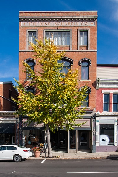 Building Photo - Spacious Newport Loft