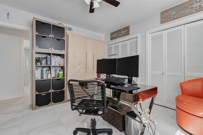 Building Photo - 2234 S Piney Point Rd