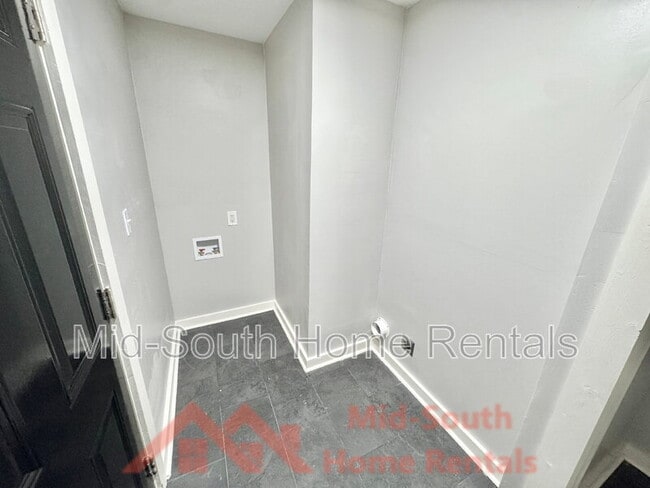 Building Photo - 1811 Castalia St