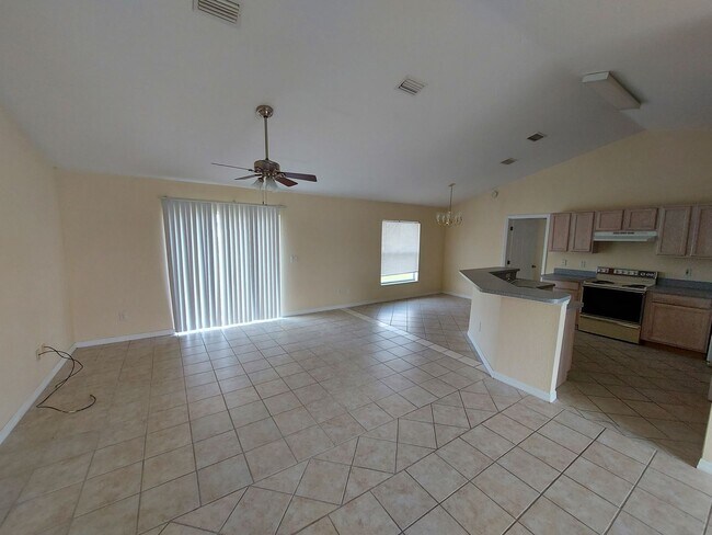 Building Photo - 130 Juniper Loop Cir