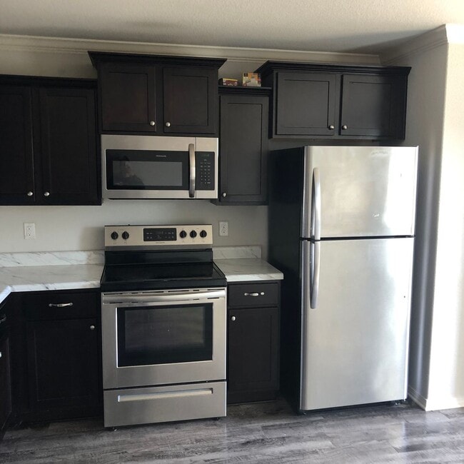 Building Photo - 957 Augusta St