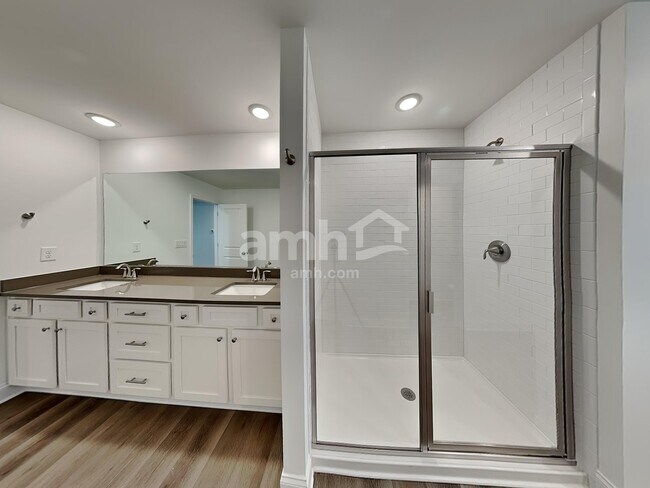 Building Photo - 408 Pointe Dr