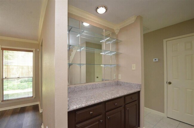 Building Photo - 1306 Plum Park Dr