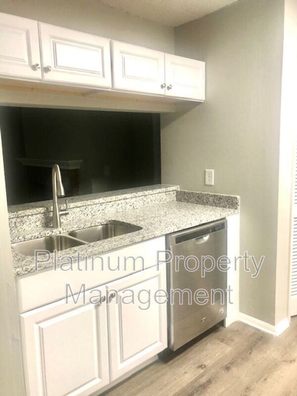 Building Photo - 5557 Mountain Springs Cir
