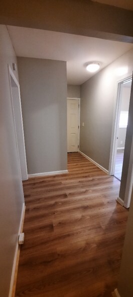 Building Photo - 1610 24th Ave N