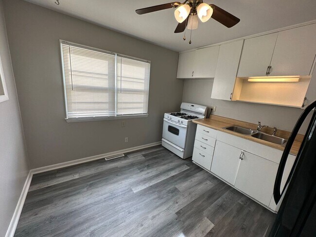 Building Photo - 3-Bed, 2-Bath Home with Finished Basement