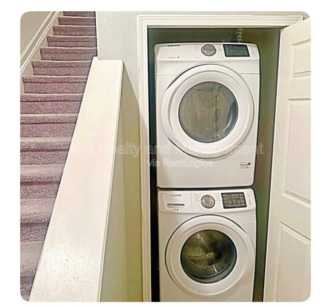 Building Photo - 7071 Deer Lodge Cir