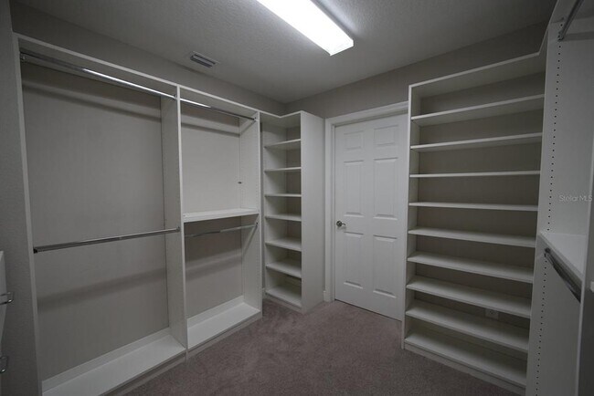 Building Photo - 5450 Wayfarer Ave