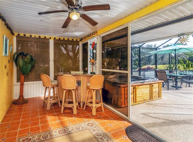 Building Photo - 2227 Pineland Dr