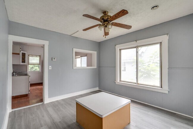 Building Photo - 2118 Denison Ave