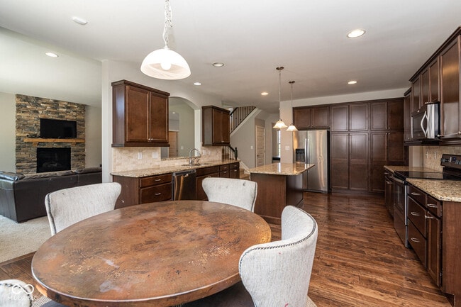 Building Photo - 10599 Geist View Dr