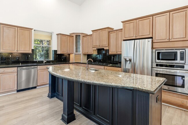 Building Photo - 2928 Pine Valley Dr