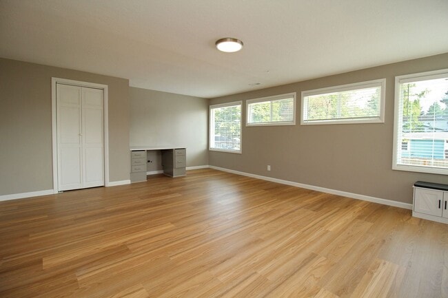Building Photo - 3396 SE Rockwood St