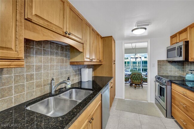 Building Photo - 386 Harbour Dr
