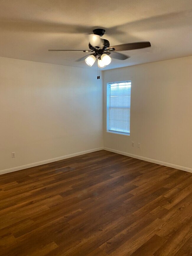Building Photo - 1500 Zephyr Ln