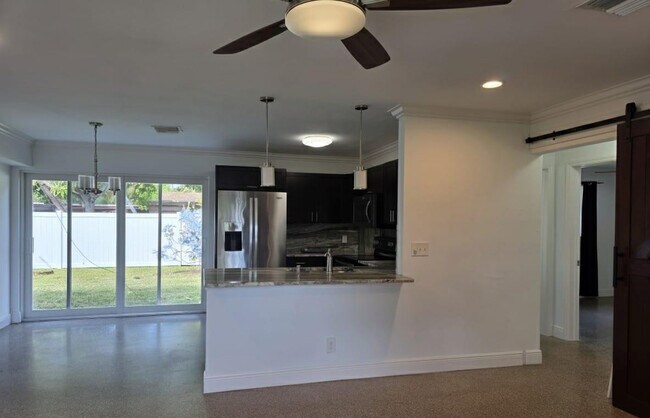 Building Photo - 159 Ave