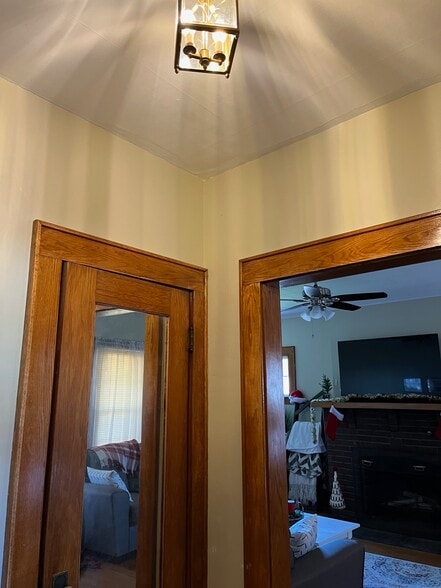 Building Photo - 400 Broad St