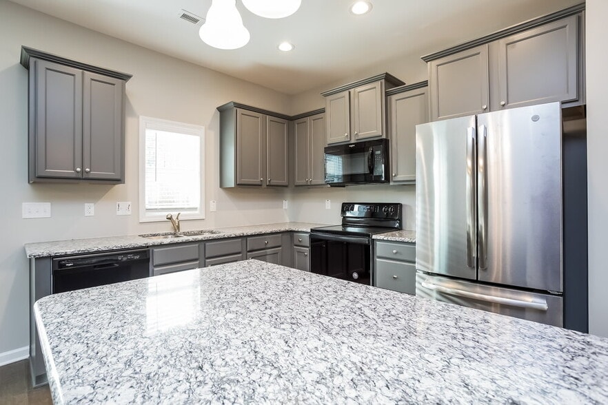 Building Photo - 395 Crawford Pkwy