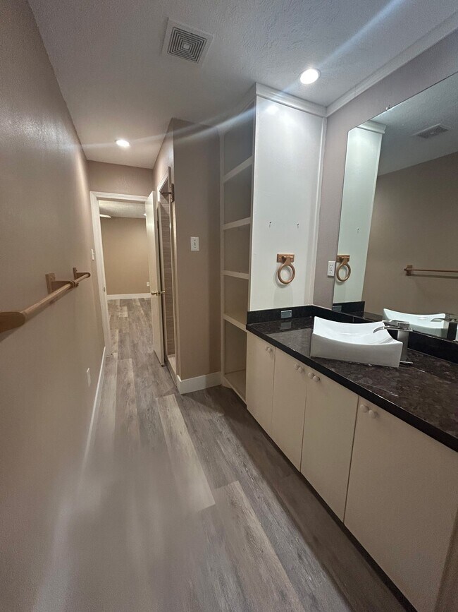 Building Photo - 17821 Theiss Mail Rte Rd