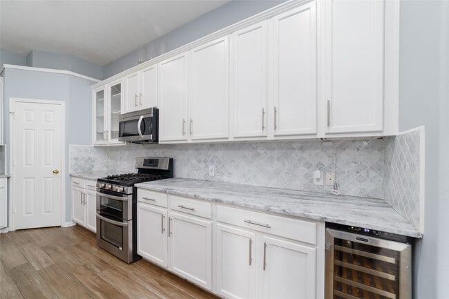 Building Photo - 10302 Rudolph Ct