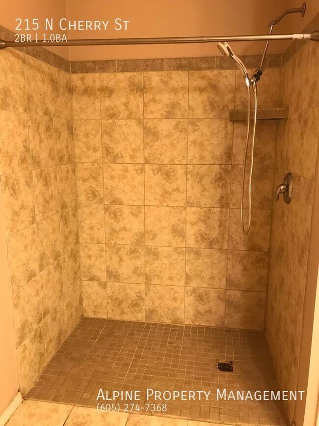 Building Photo - 2 Bedroom Townhome for rent in Lennox, SD!!