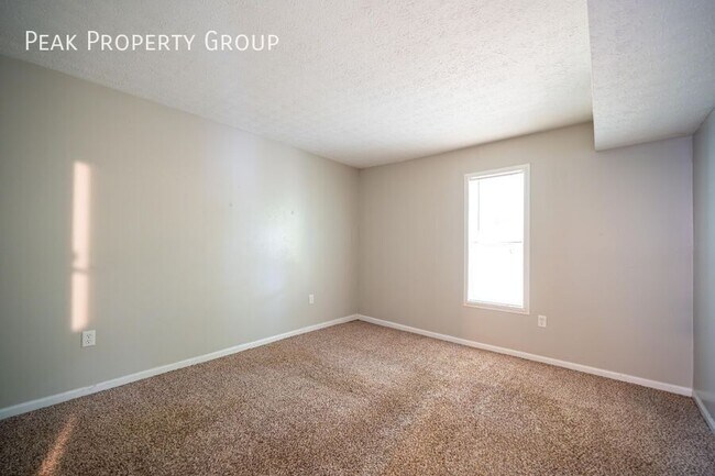 Building Photo - 970 Quay Ave